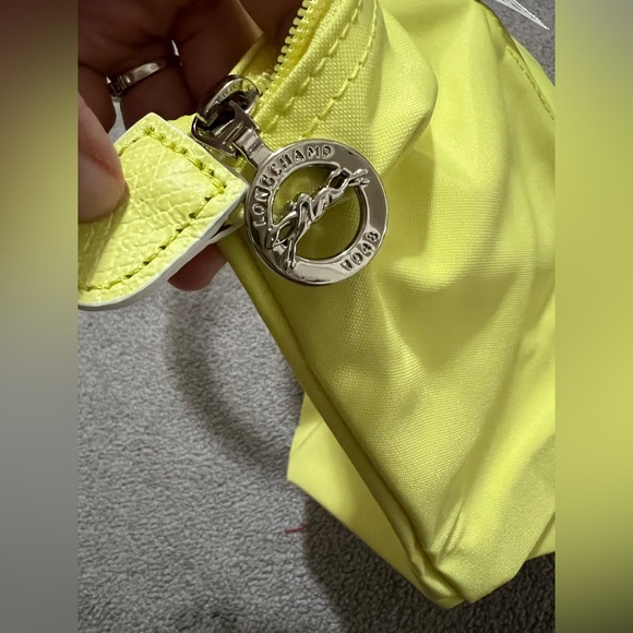 Longchamp Medium Top Handle - Picture 7 of 16